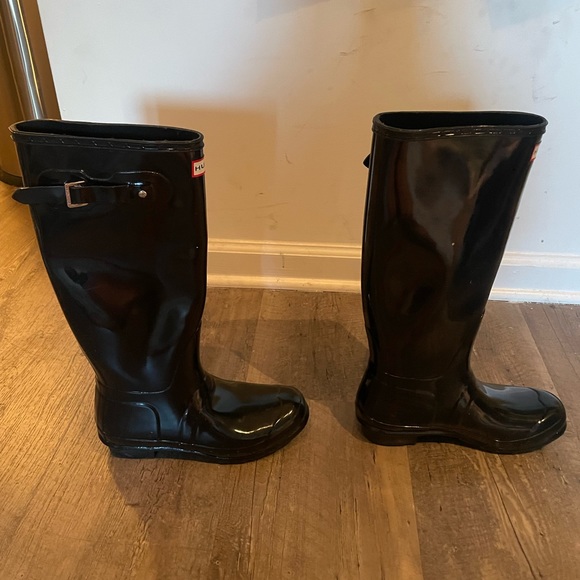 Black tall glossy Hunter rainboots - Picture 4 of 6